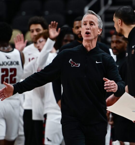Saint Joseph's head coach Steve Donahue during the Hawks' A-10 quarterfinal matchup against Davidson -- Ed Thompson // Pittsburgh Sports Now