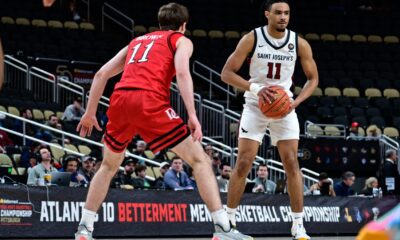Saint Joseph's guard Jaiden Glover-Toscano looks around the floor during an Atlantic-10 quarterfinal matchup against Davidson on March 13, 2026 -- Ed Thompson // Pittsburgh Sports Now