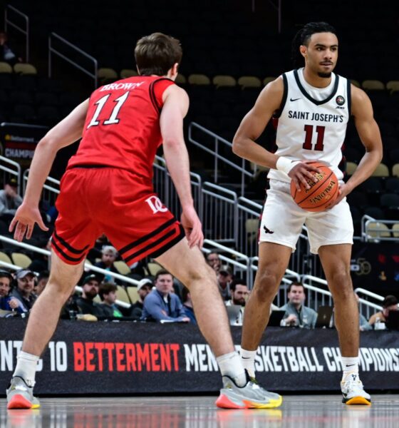 Saint Joseph's guard Jaiden Glover-Toscano looks around the floor during an Atlantic-10 quarterfinal matchup against Davidson on March 13, 2026 -- Ed Thompson // Pittsburgh Sports Now