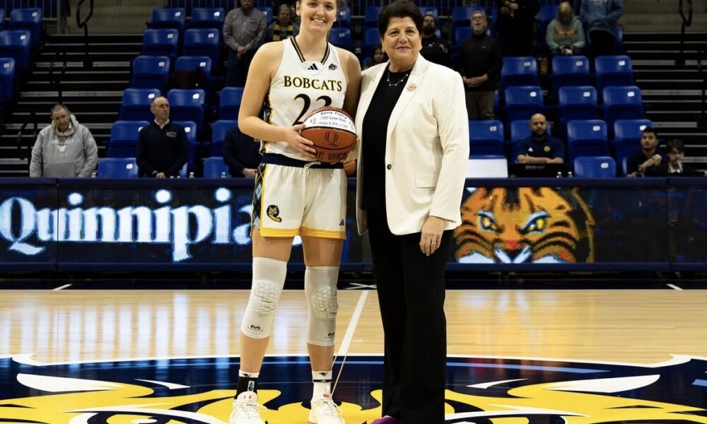 Villanova transfer Anna Foley poses with Quinnipiac head coach Tricia Fabbri after scoring her 1,000th career point. Image courtesy of Quinnipiac University Women's Basketball's Instagram account.