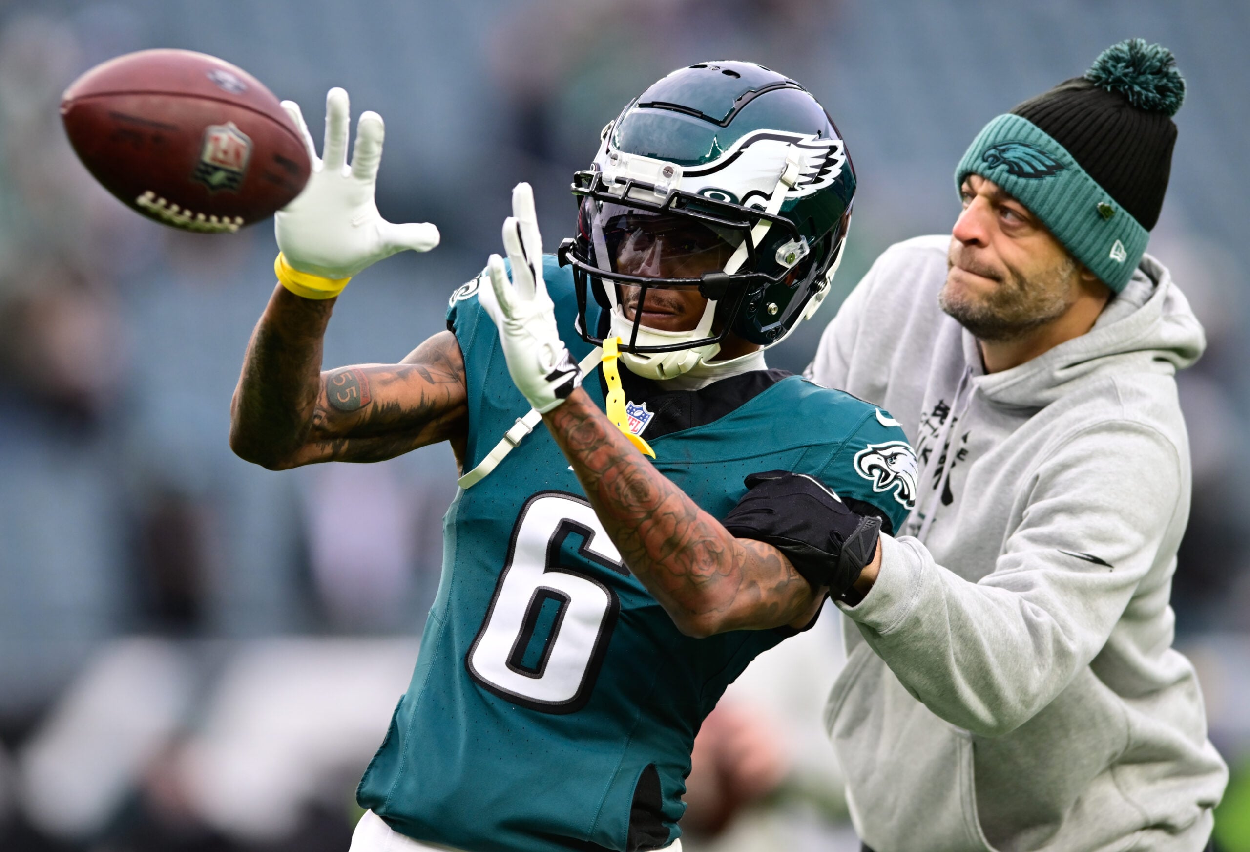 Eagles wide receiver DeVonta Smith participates in warmups. Ed Thompson/Steelers Now