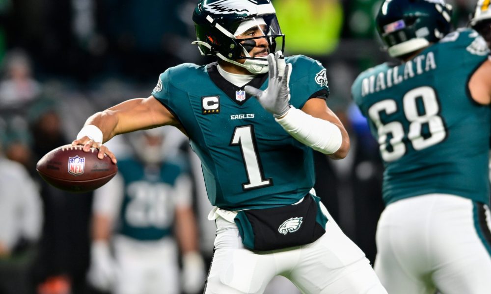 Eagles quarterback Jalen Hurts winds up to throw. Ed Thompson/Steelers Now