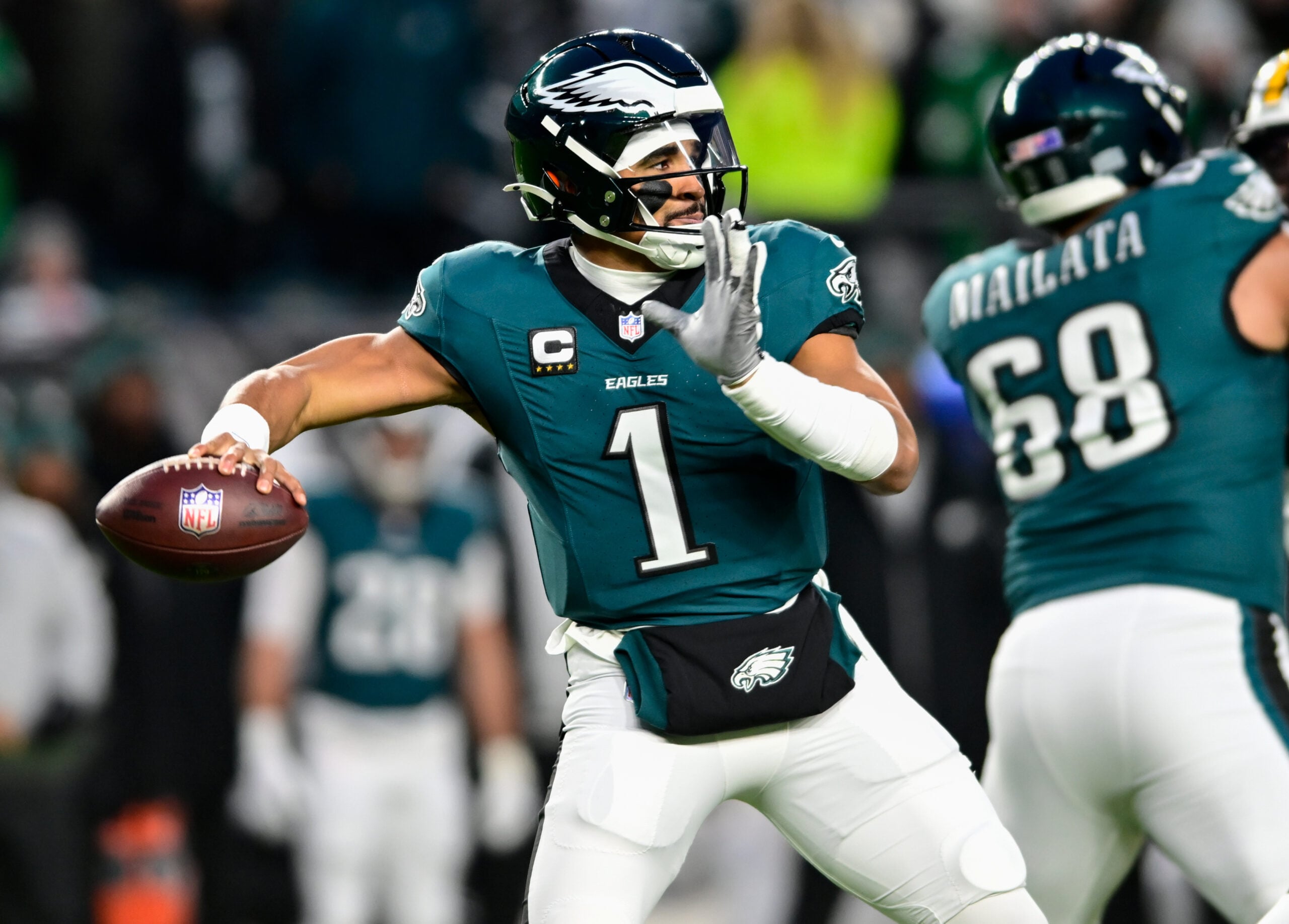 Eagles quarterback Jalen Hurts winds up to throw. Ed Thompson/Steelers Now
